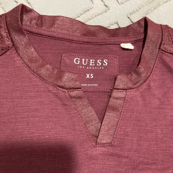 Men’s GUESS tshirt. Size XS. Nearly new - Picture 2 of 6